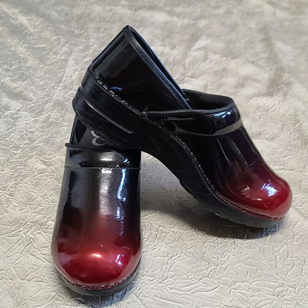Sanita Milan Clog - Red to Black Gradient